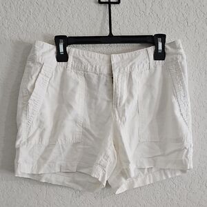 Women's Size 10 Linen Blend White Shorts